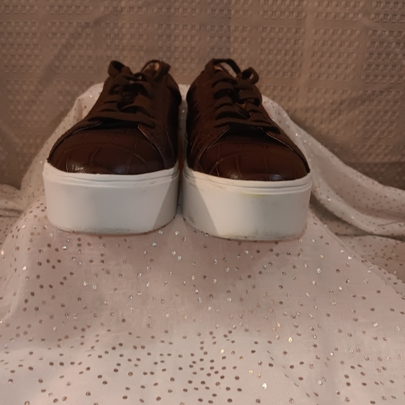 Halogen Atlantic-pacific brown croc embossed shoes. - Picture 5 of 7